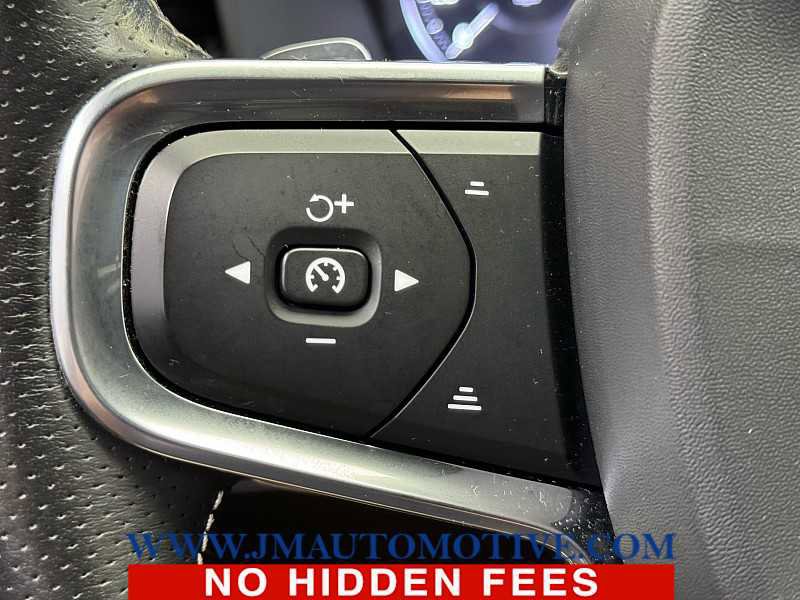 Used 2020 Volvo XC40 T5 R-Design image 39