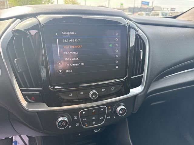Used 2023 Chevrolet Traverse LT image 20