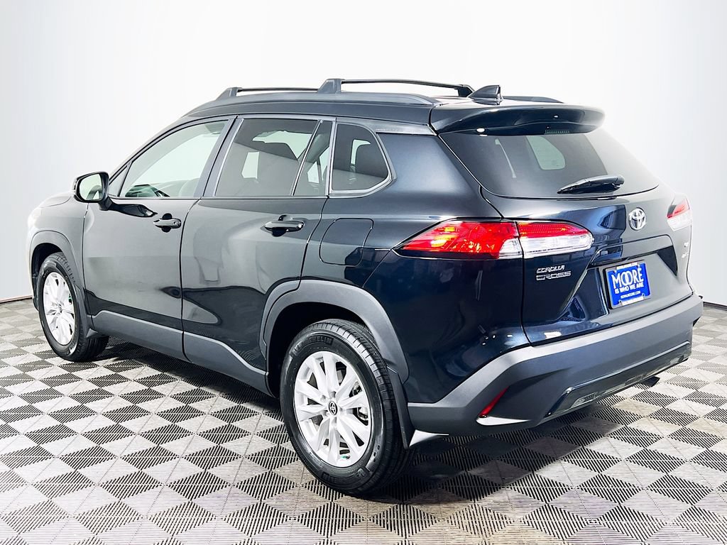 Certified 2025 Toyota Corolla Cross LE w/ Moonroof Package AWD/4WD image 5