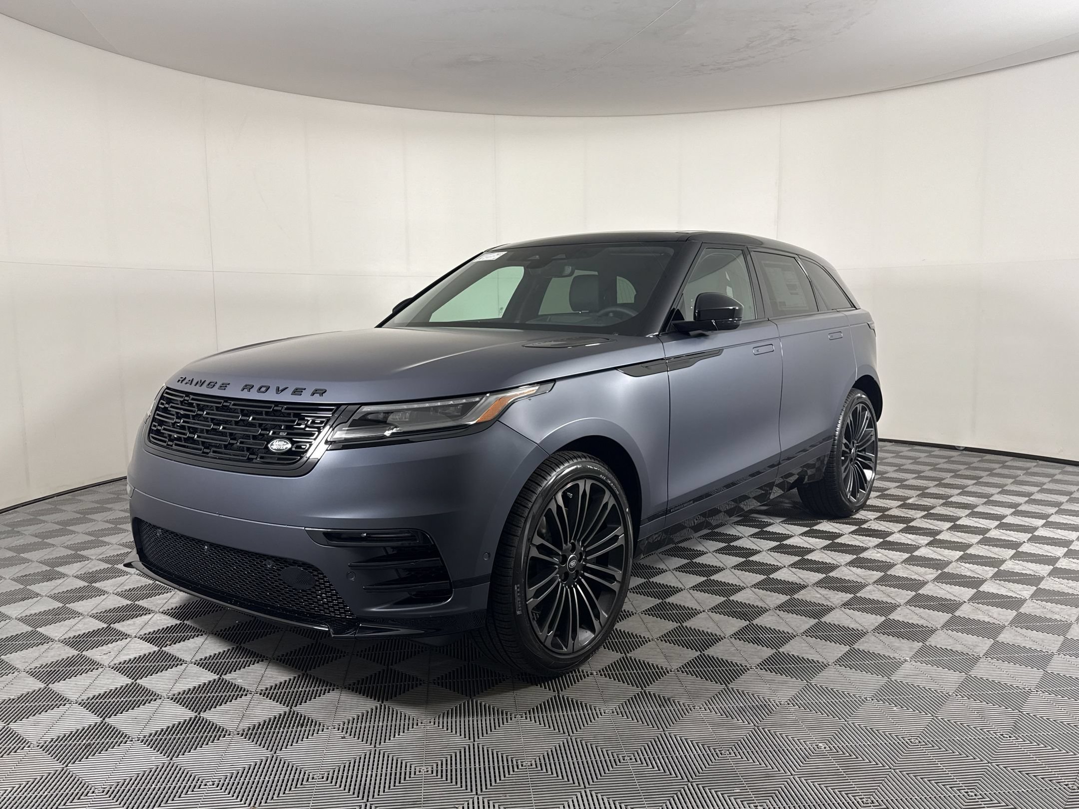 New 2026 Land Rover Range Rover Velar Belgravia AWD/4WD image 1
