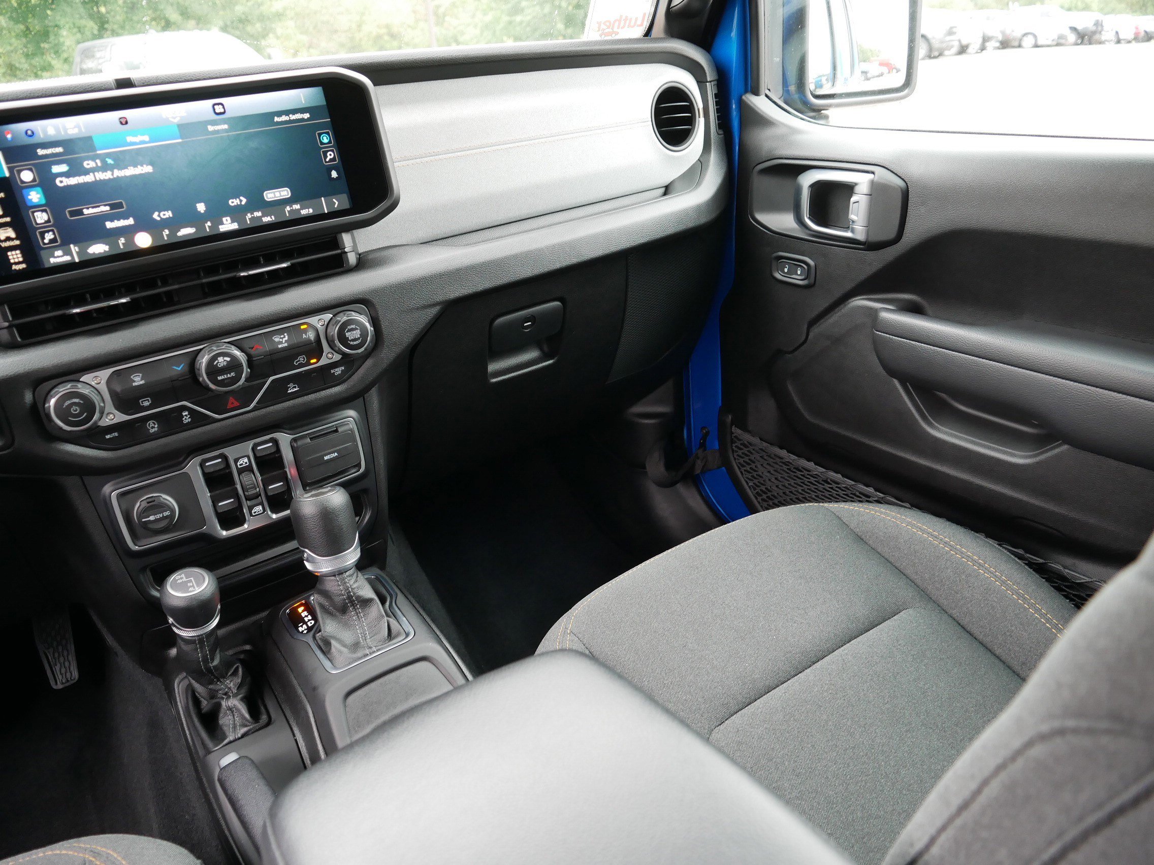 Used 2024 Jeep Wrangler Sport S image 11