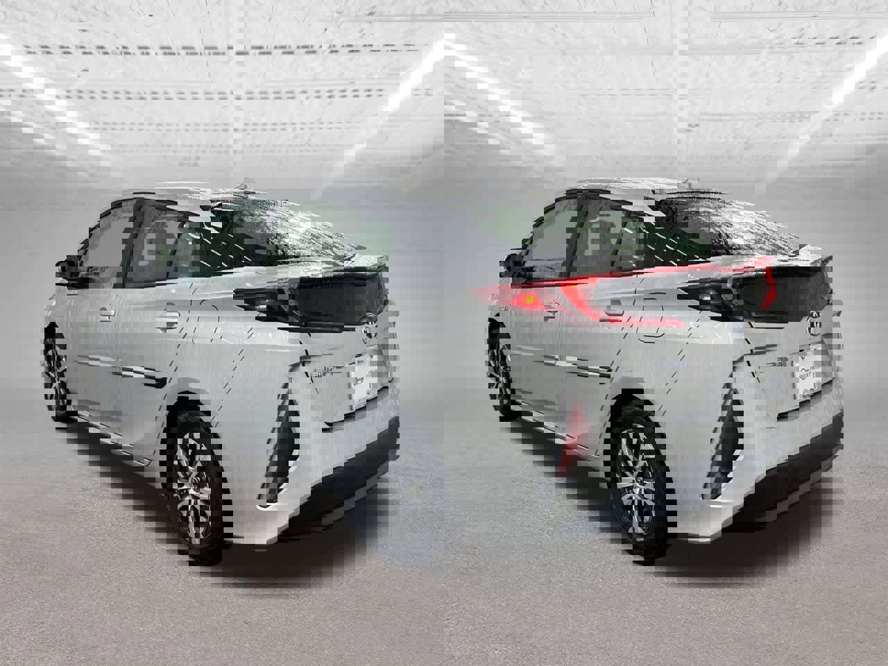 Used 2022 Toyota Prius Prime LE image 3