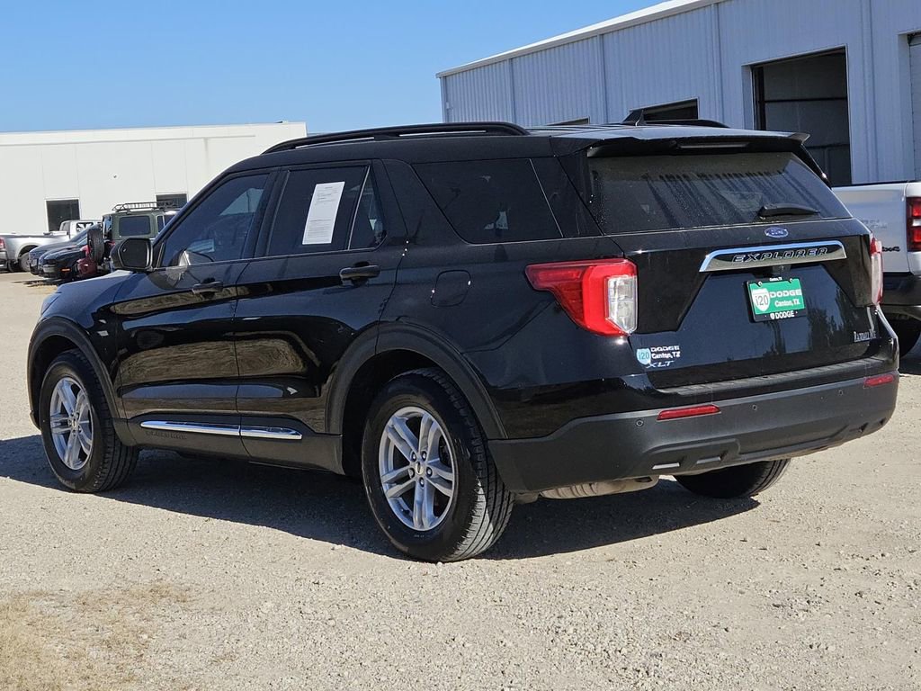 Used 2023 Ford Explorer XLT image 7