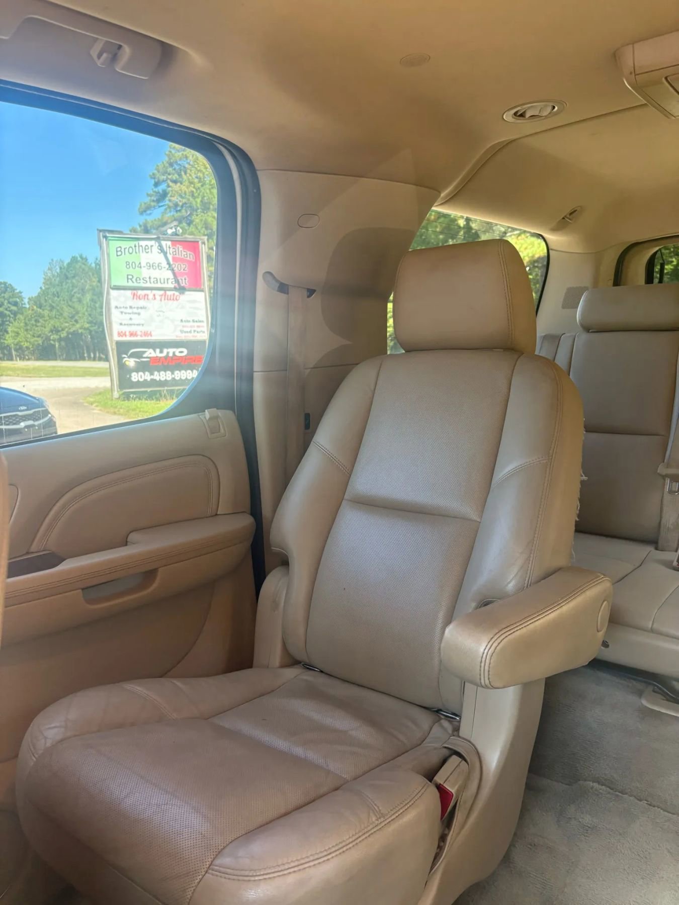 Used 2013 Cadillac Escalade ESV Premium image 36