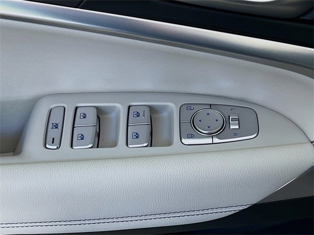 Used 2024 Genesis G70 2.5T image 13