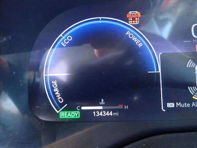 Used 2025 Toyota Sienna XLE Woodland Edition image 25