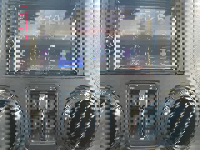 Used 2018 Jeep Wrangler Unlimited Rubicon image 34