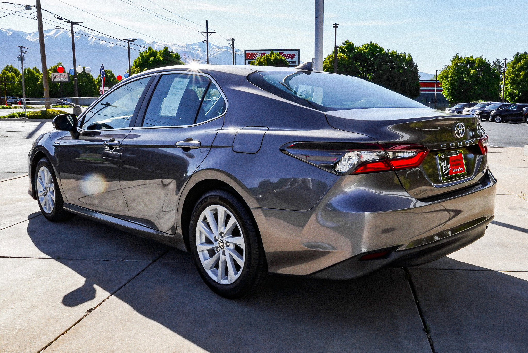 Used 2021 Toyota Camry LE FWD image 6