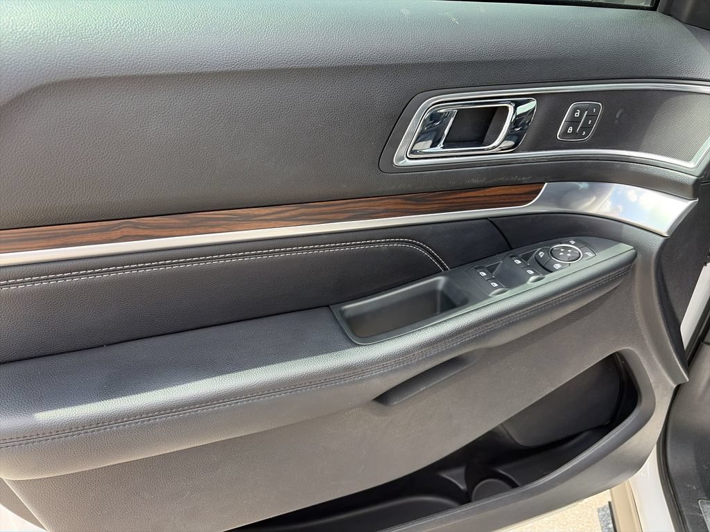 Used 2018 Ford Explorer Limited FWD image 18