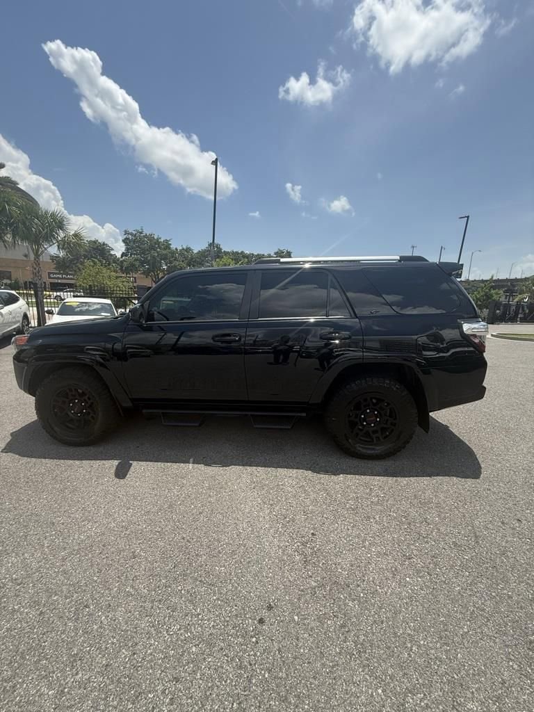 Used 2021 Toyota 4Runner SR5 image 6