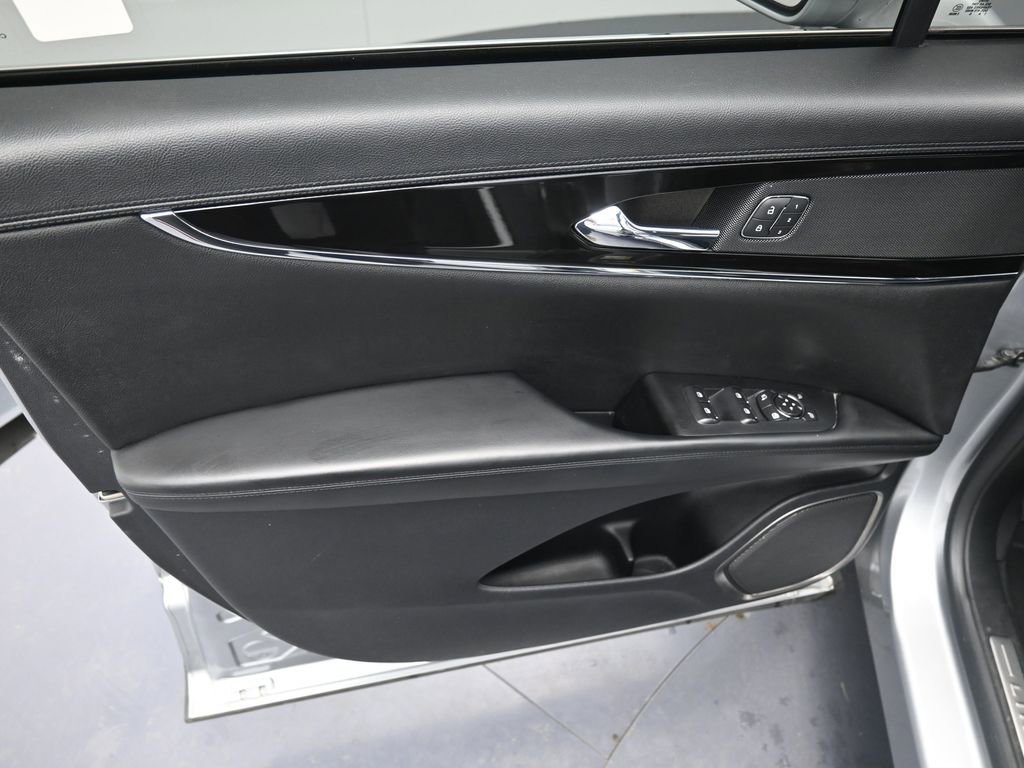 Used 2022 Lincoln Nautilus AWD w/ Premium Package image 9