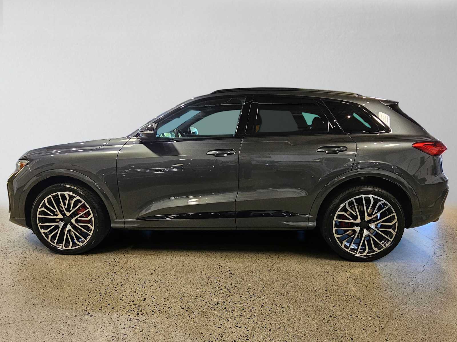 New 2026 Audi SQ5 Prestige AWD/4WD image 6
