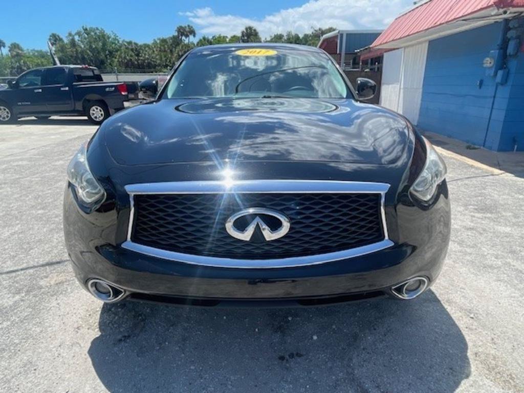 Used 2017 INFINITI QX70 2WD image 2