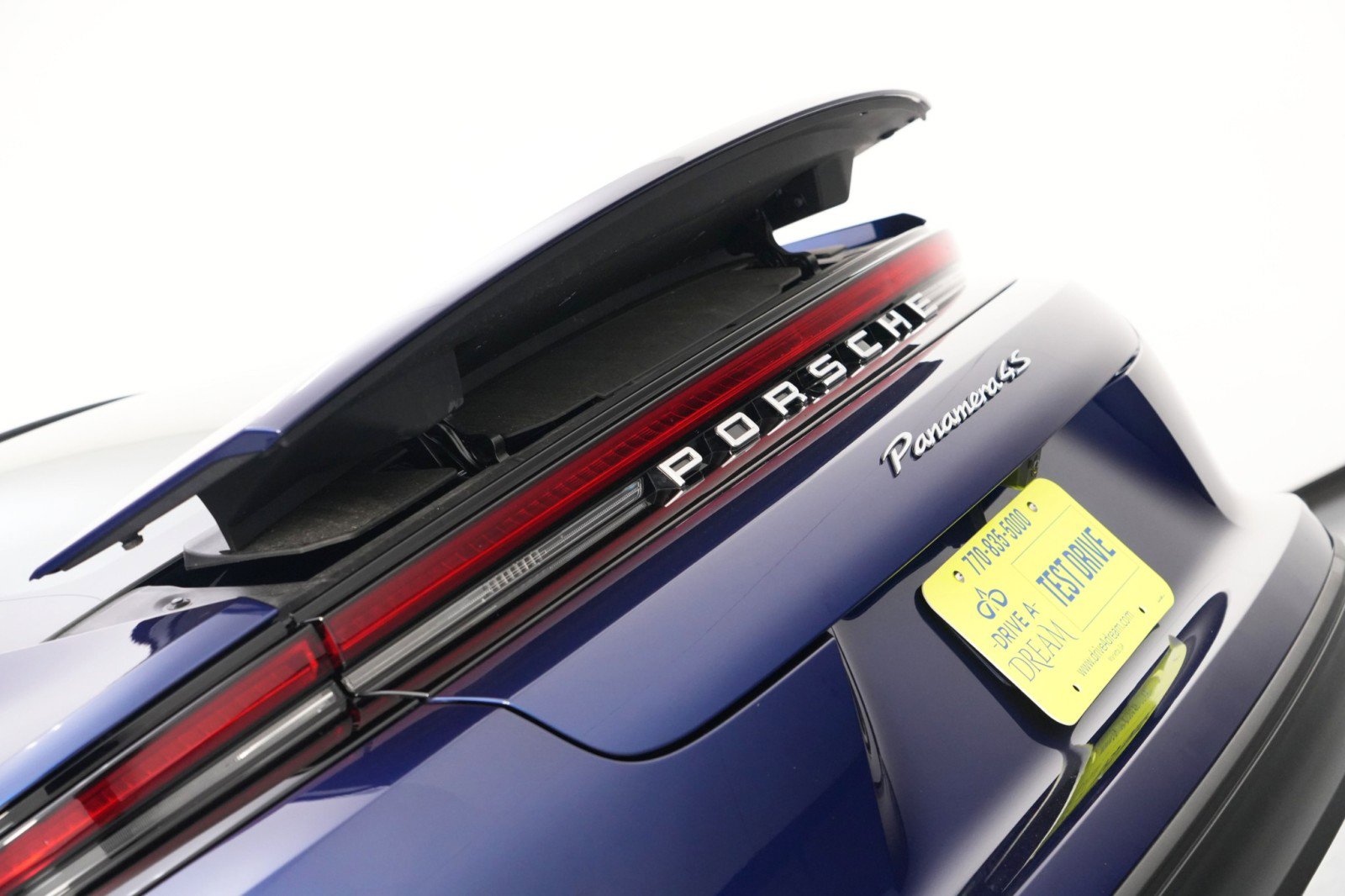 Used 2025 Porsche Panamera 4S w/ Premium Package image 61