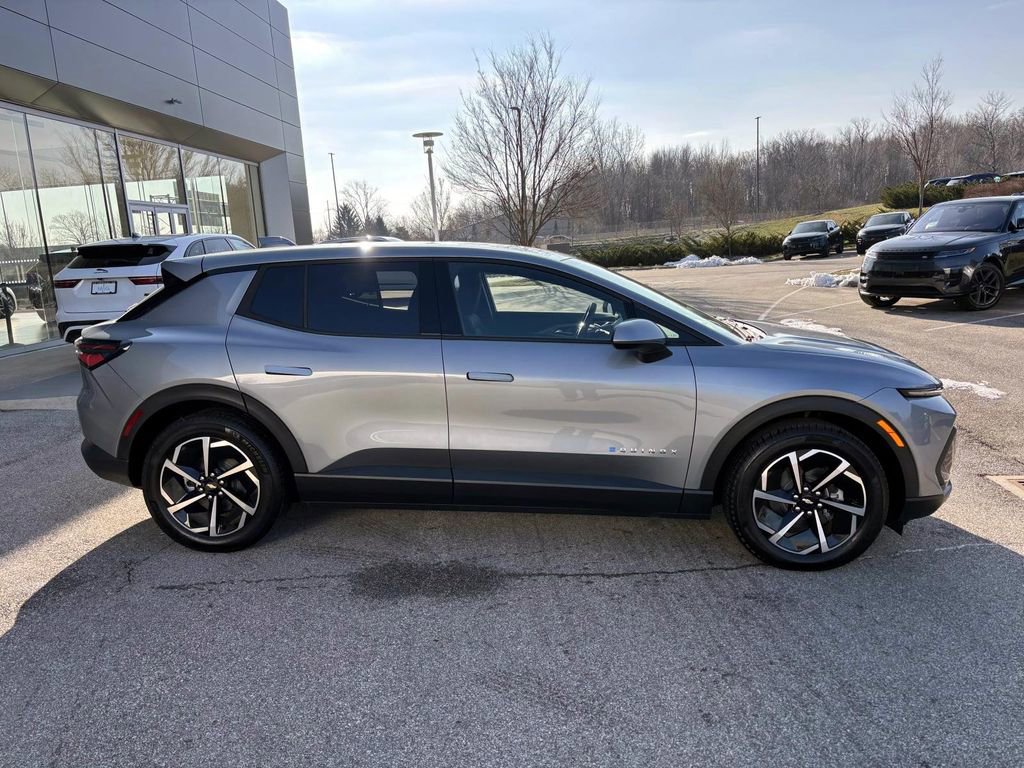 Used 2026 Chevrolet Equinox EV LT image 8
