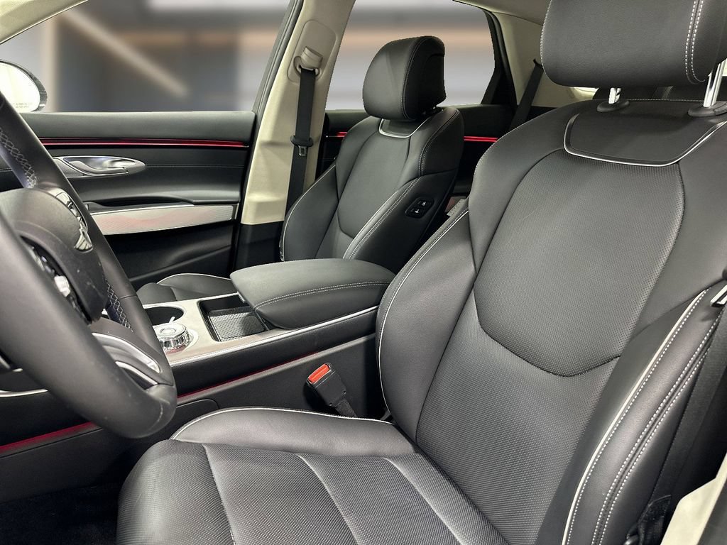 Certified 2026 Genesis GV70 2.5T Advanced AWD/4WD image 9