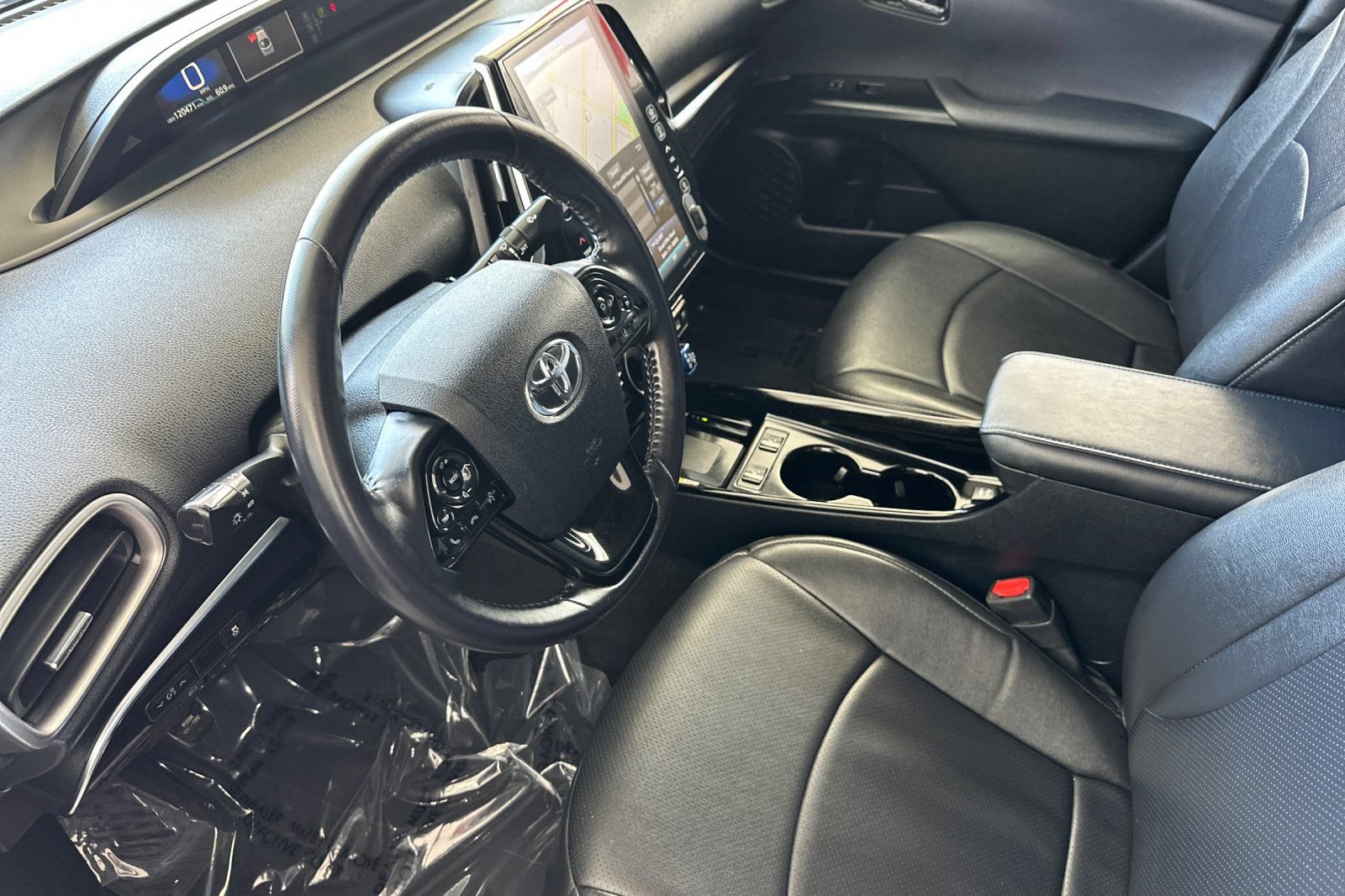 Used 2021 Toyota Prius Prime XLE w/ Carpet Mat Package (TMS) FWD image 10