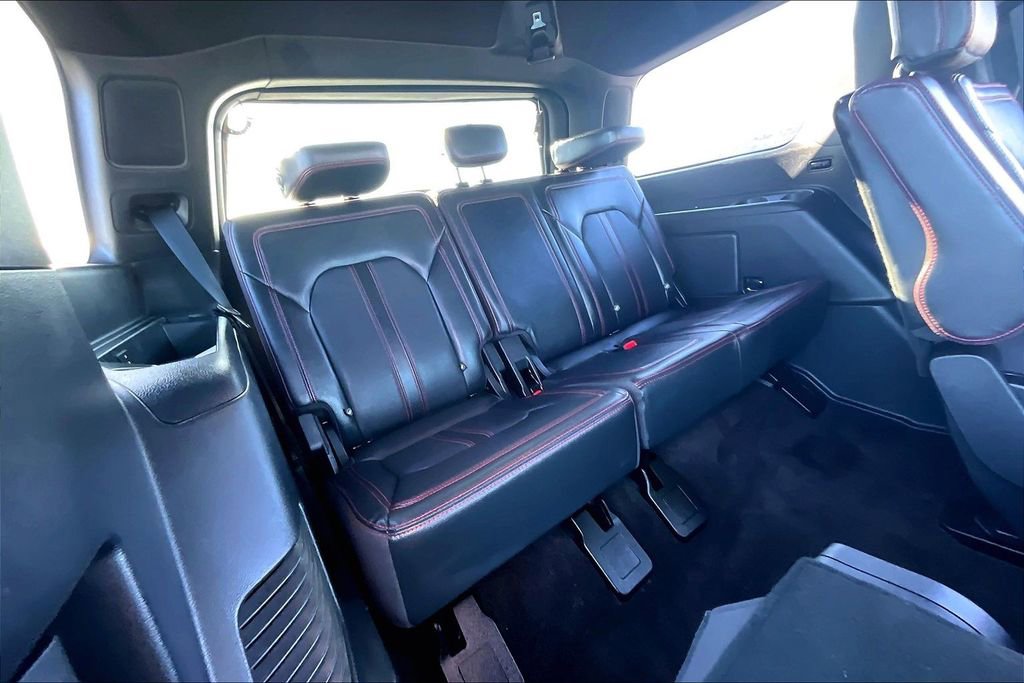 Used 2022 Ford Expedition Limited image 28