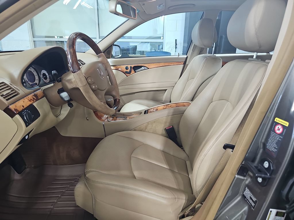 Used 2008 Mercedes-Benz E 350 4MATIC Sedan image 17
