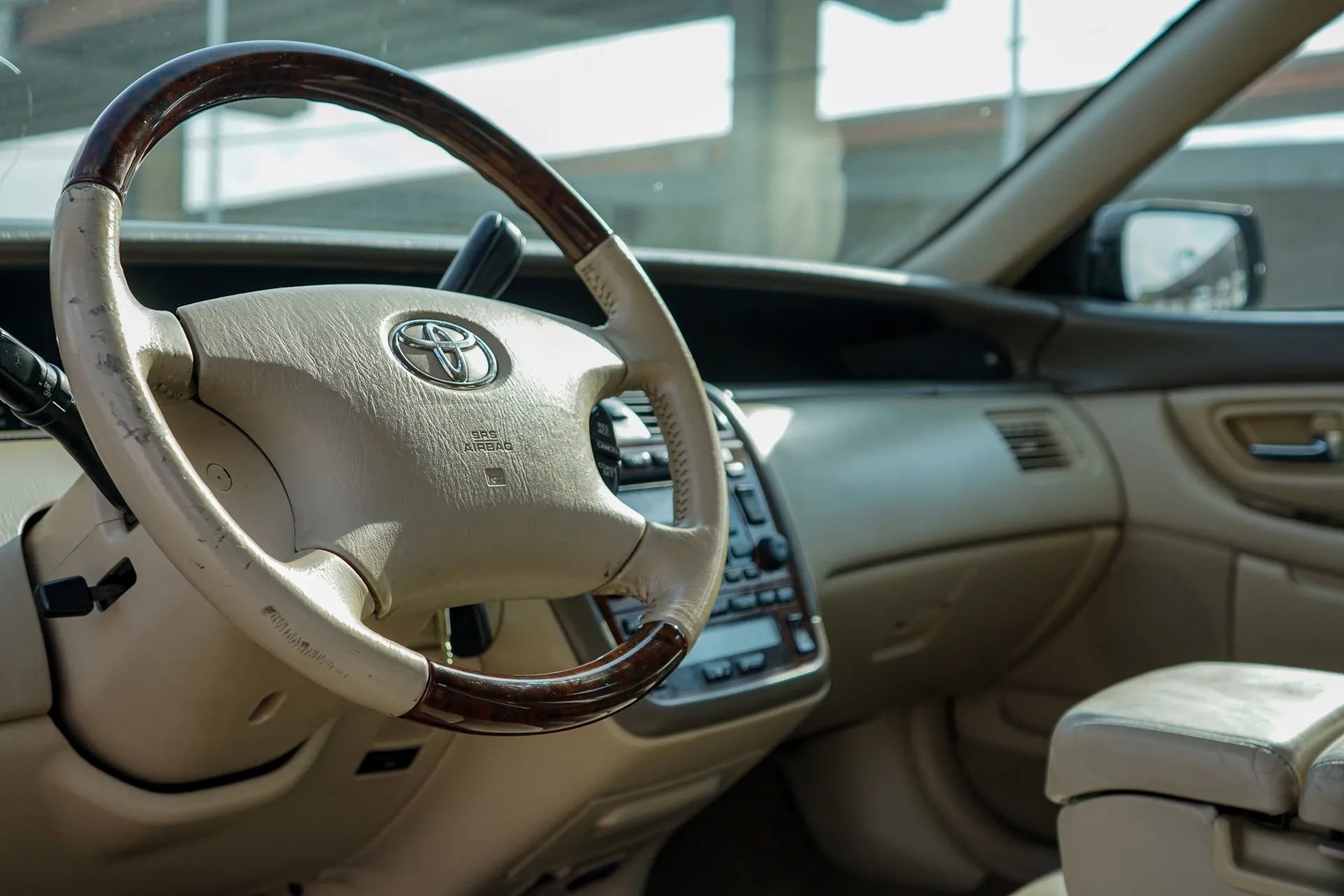 Used 2004 Toyota Avalon XLS image 11