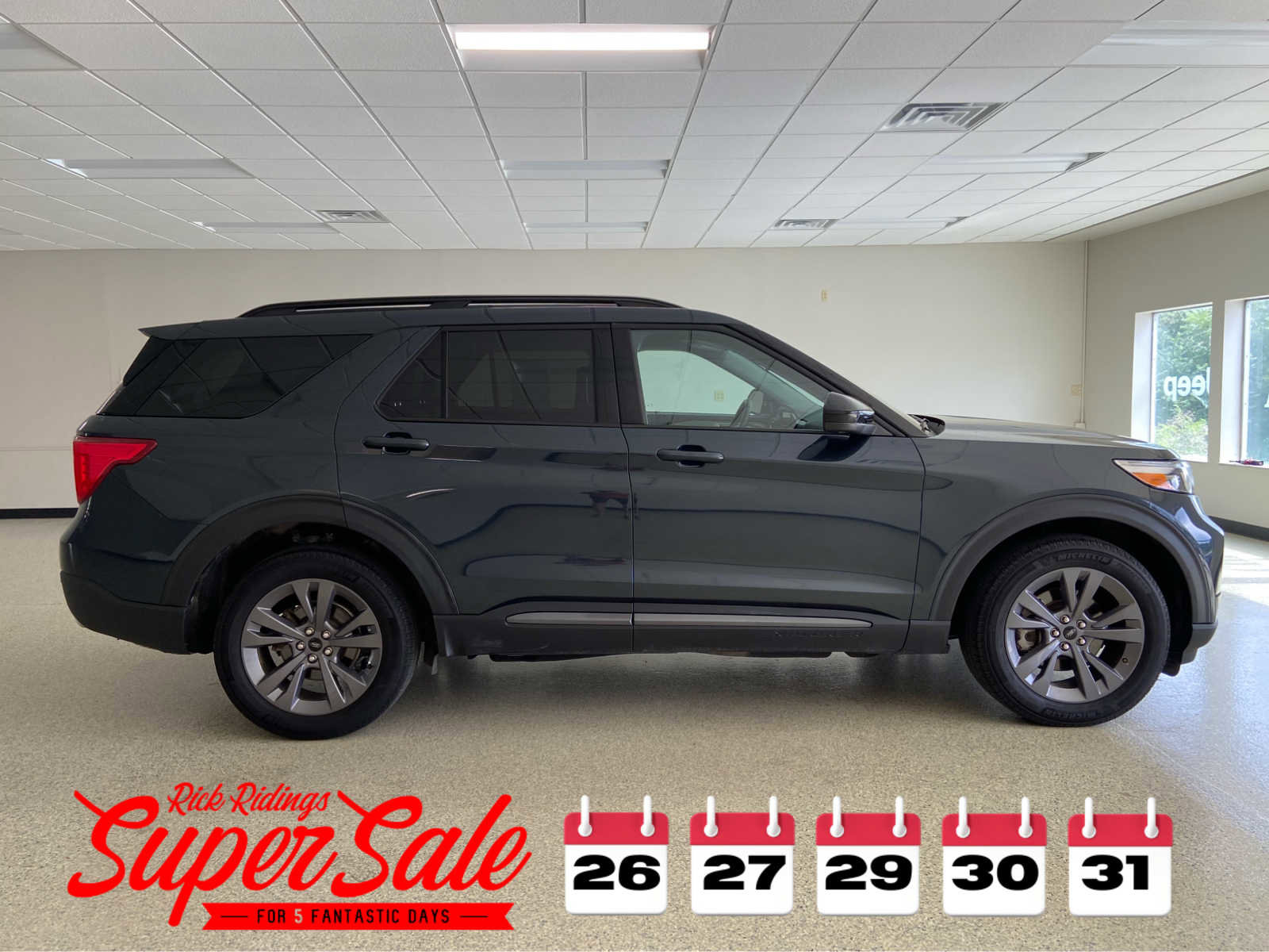 Used 2023 Ford Explorer XLT w/ Equipment Group 202A image 6