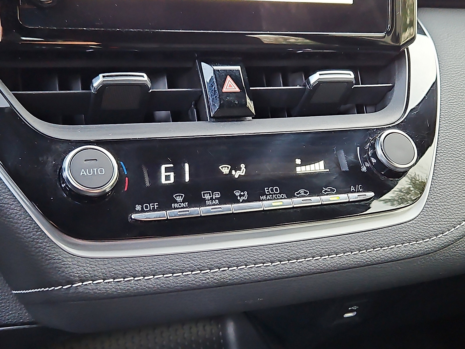 Used 2023 Toyota Corolla SE image 17
