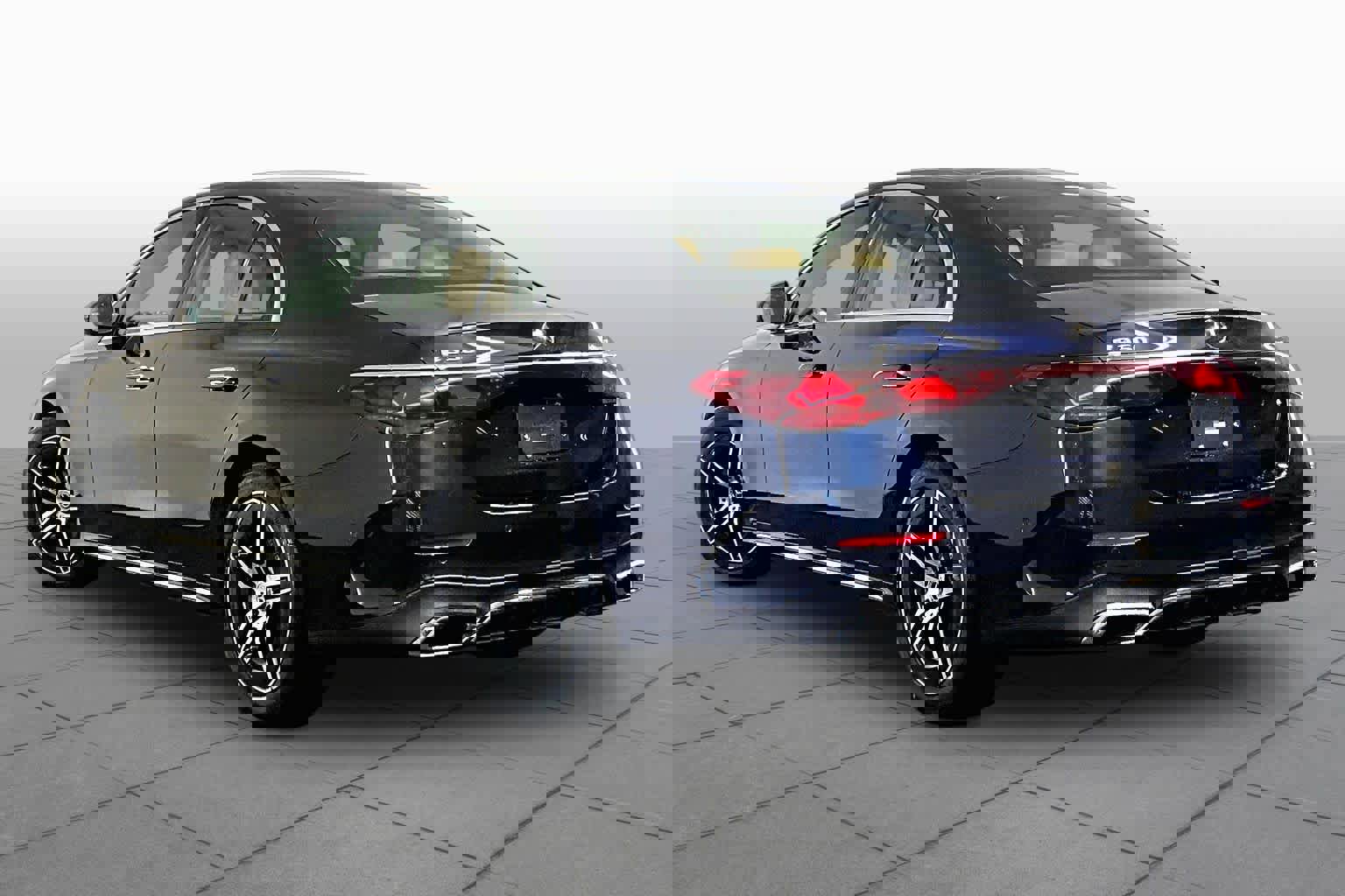 New 2026 Mercedes-Benz E 350 4MATIC Sedan image 3