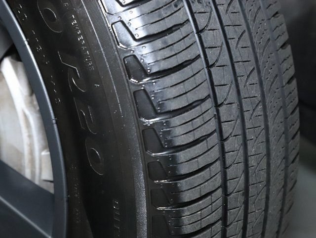 Certified 2022 Land Rover Defender 110 SE AWD/4WD image 41