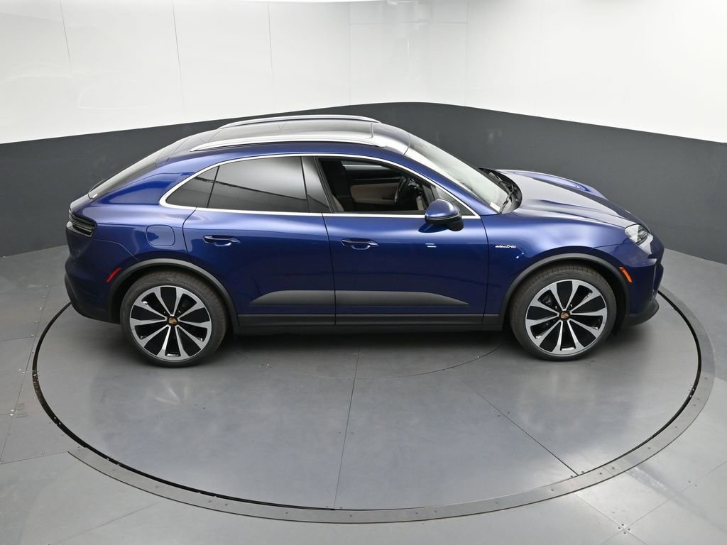 New 2025 Porsche Macan Electric RWD image 39
