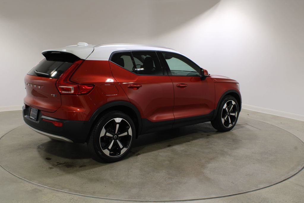 Used 2019 Volvo XC40 T5 Momentum image 5