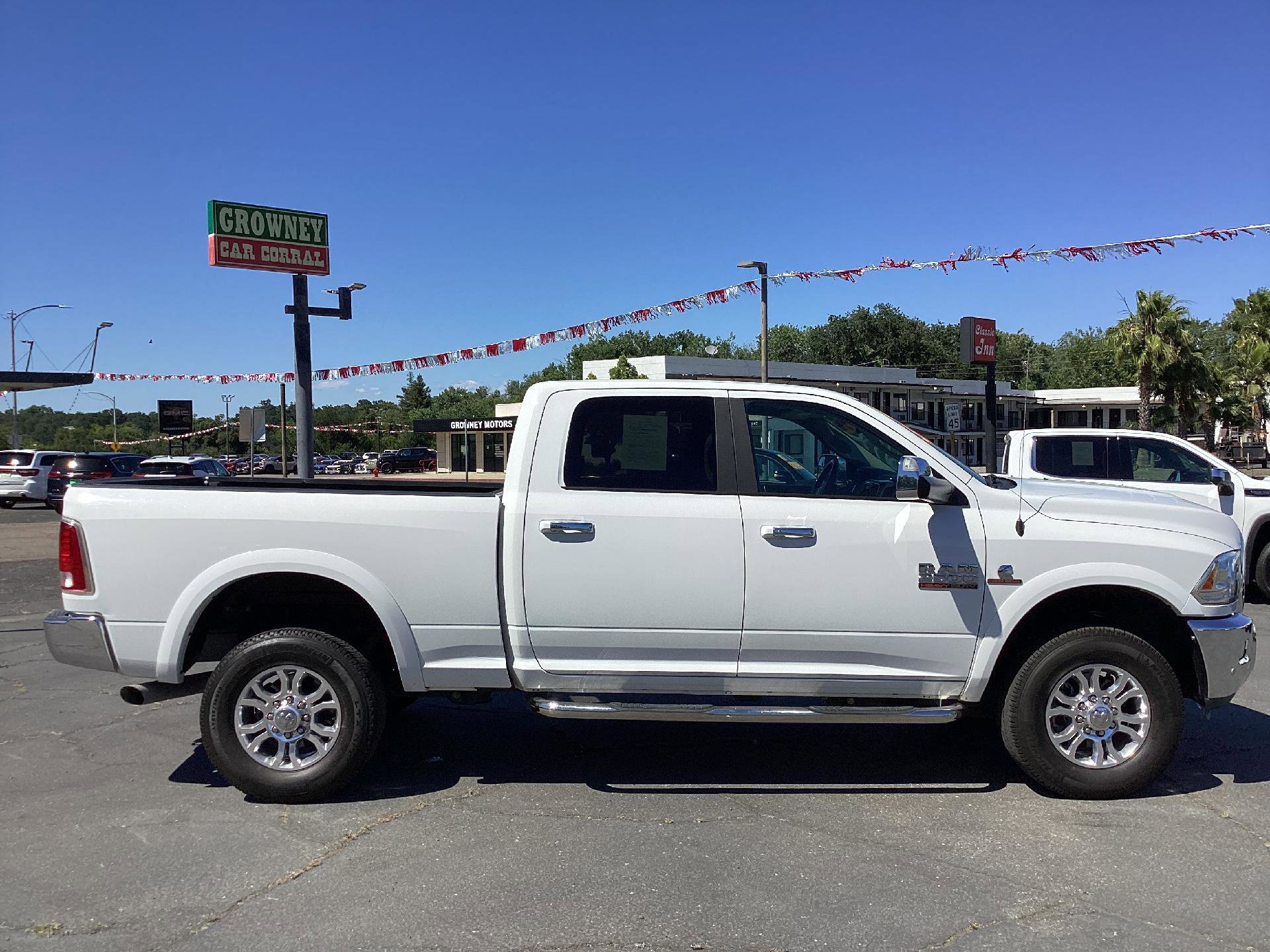Used 2018 RAM 2500 Laramie AWD/4WD image 2
