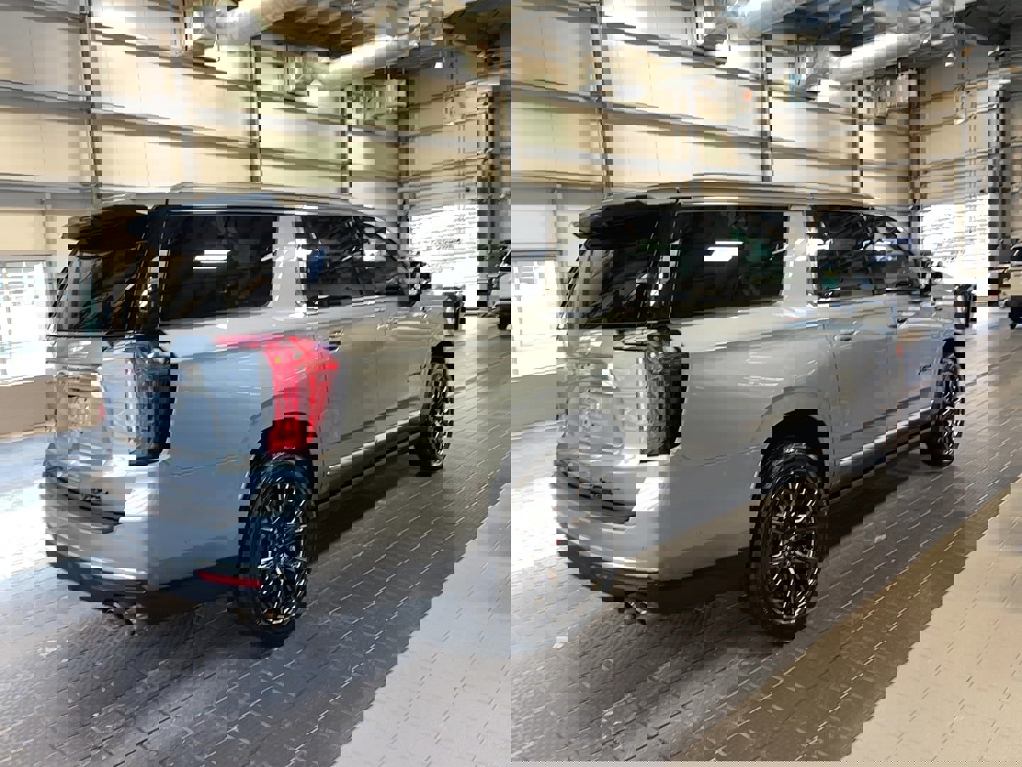 Used 2024 GMC Yukon XL Denali w/ Advanced Technology Package image 19