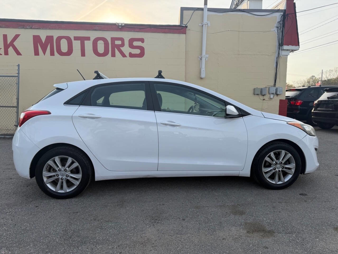 Used 2014 Hyundai Elantra GT FWD image 8
