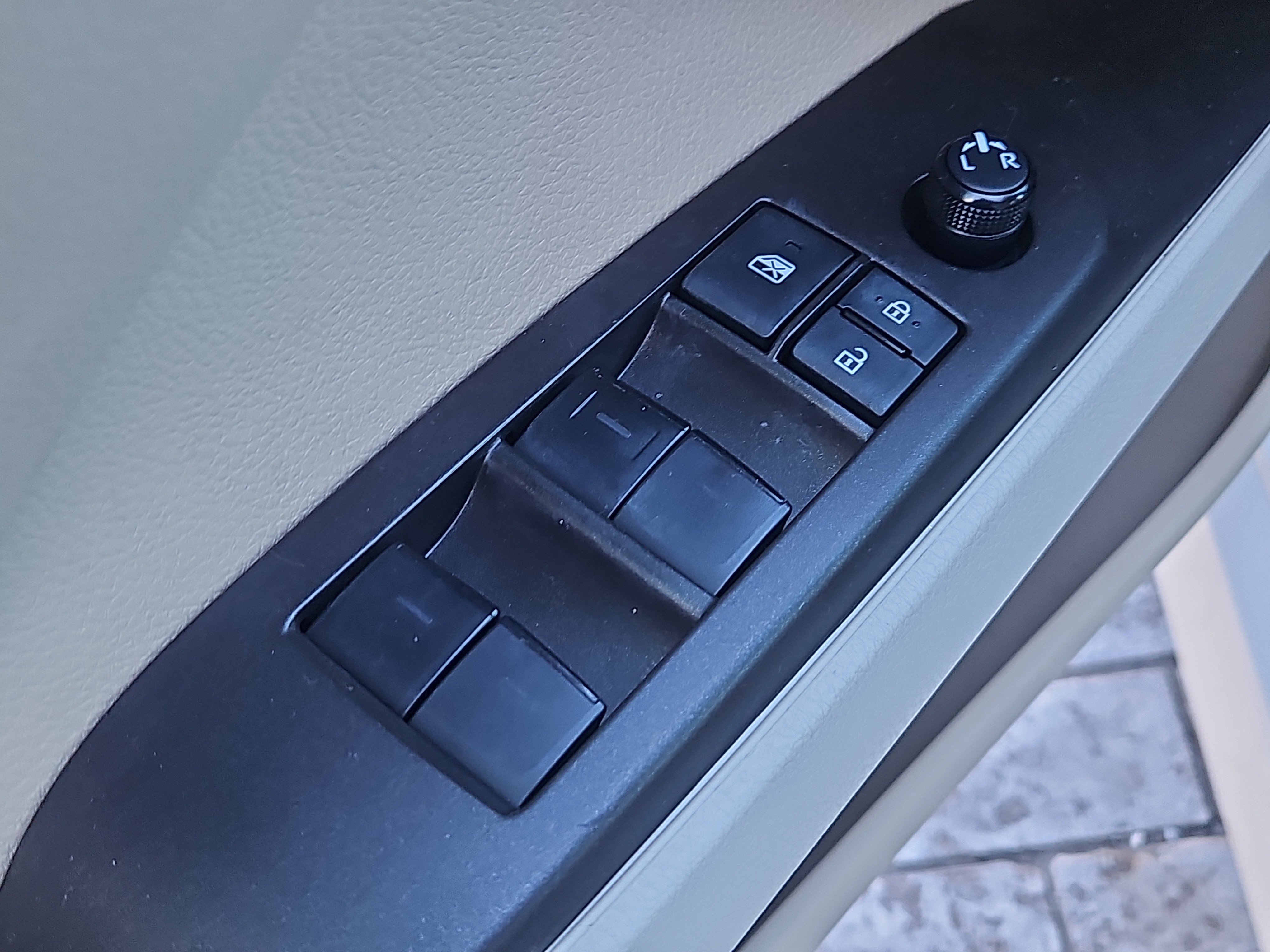 Used 2022 Toyota Camry LE image 13