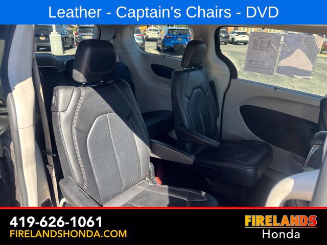 Used 2017 Chrysler Pacifica Touring-L Plus w/ Tire & Wheel Group FWD image 41
