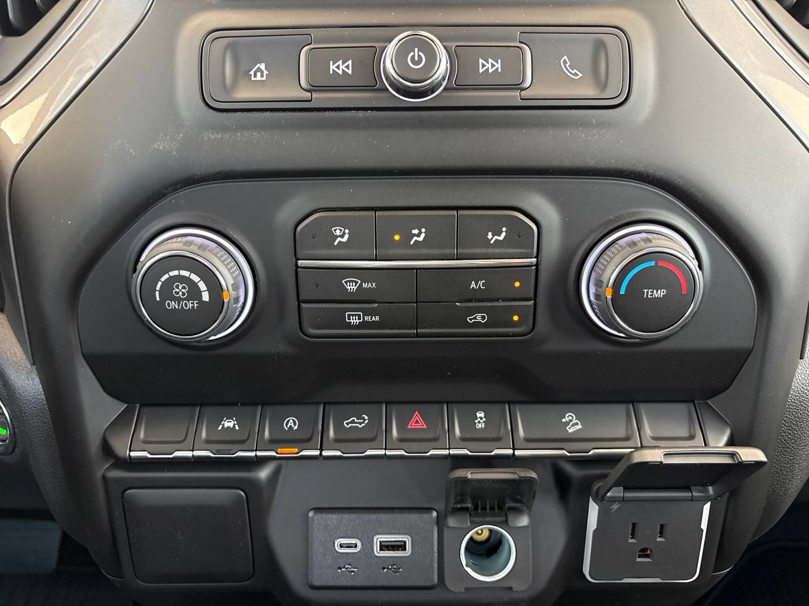 New 2026 Chevrolet Silverado 1500 Custom Trail Boss w/ LPO, Dark Essentials Package AWD/4WD image 21