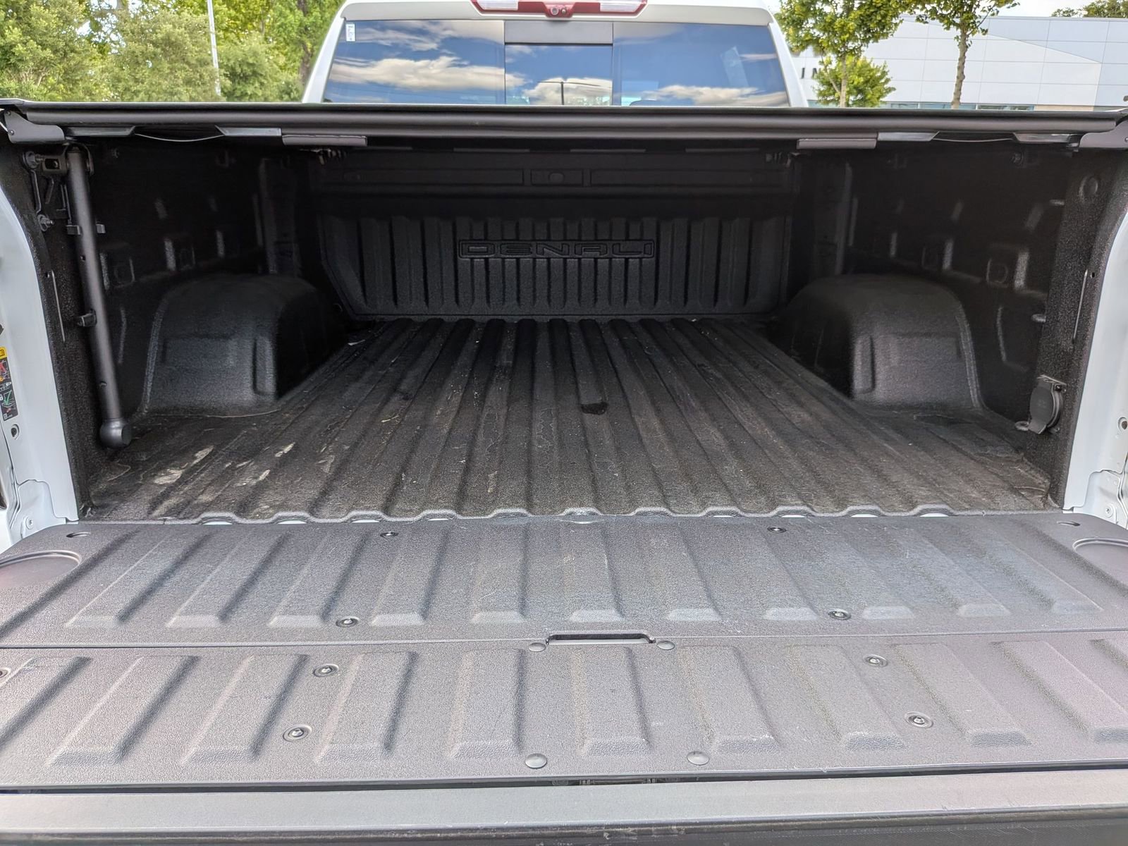 Used 2023 GMC Sierra 1500 Denali w/ Technology Package AWD/4WD image 31