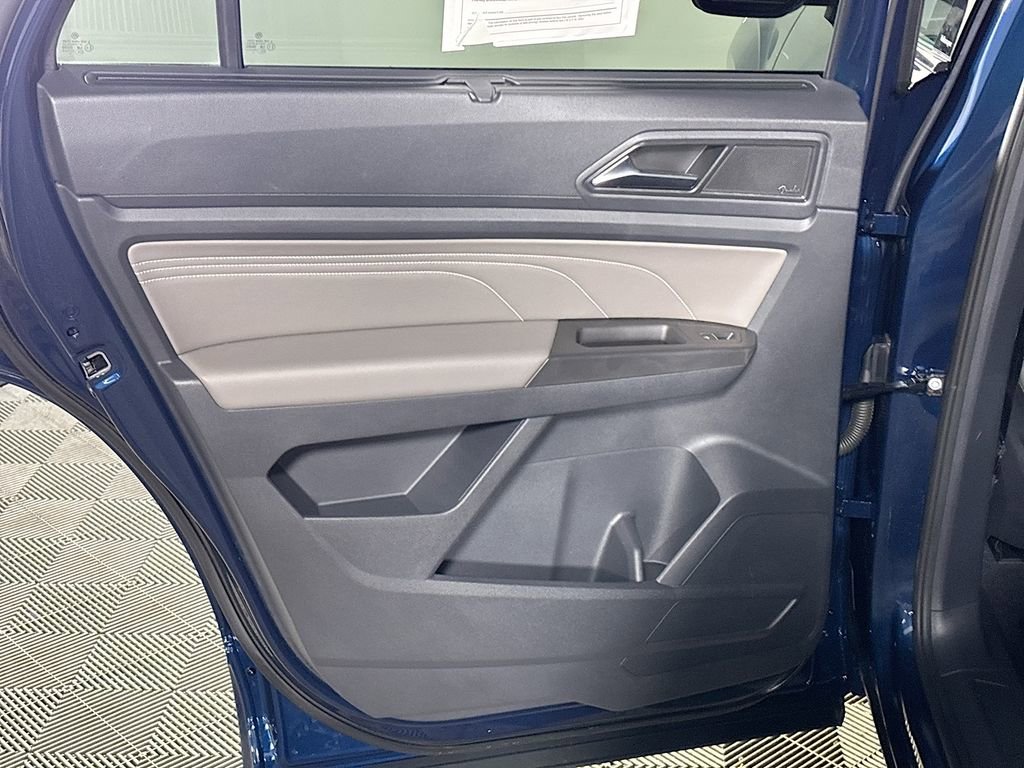 Certified 2023 Volkswagen Atlas Cross Sport SEL Premium R-Line image 20