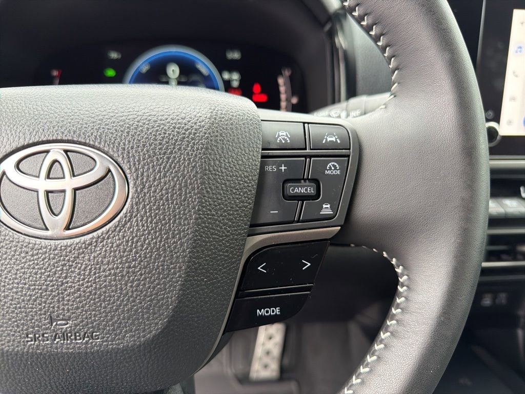 Used 2025 Toyota Camry SE AWD/4WD image 17