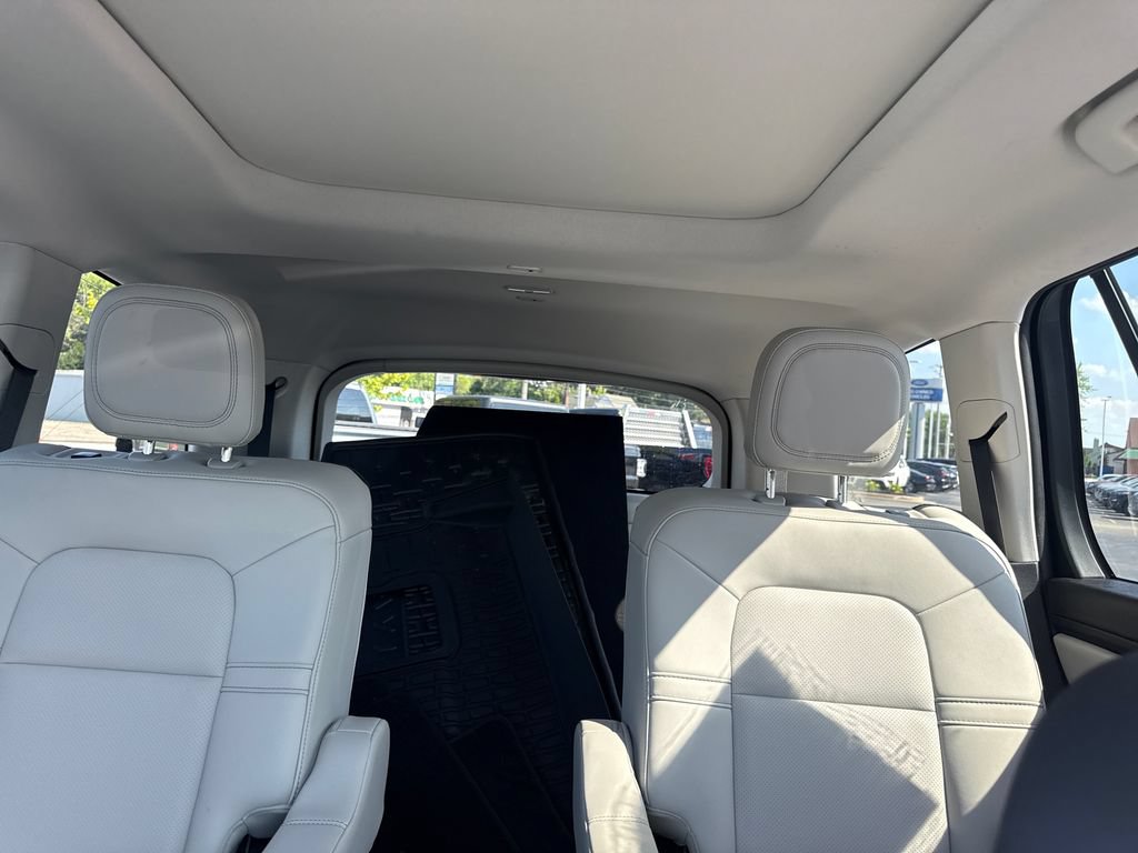 Used 2025 Lincoln Aviator AWD w/ Equipment Group 101A image 42