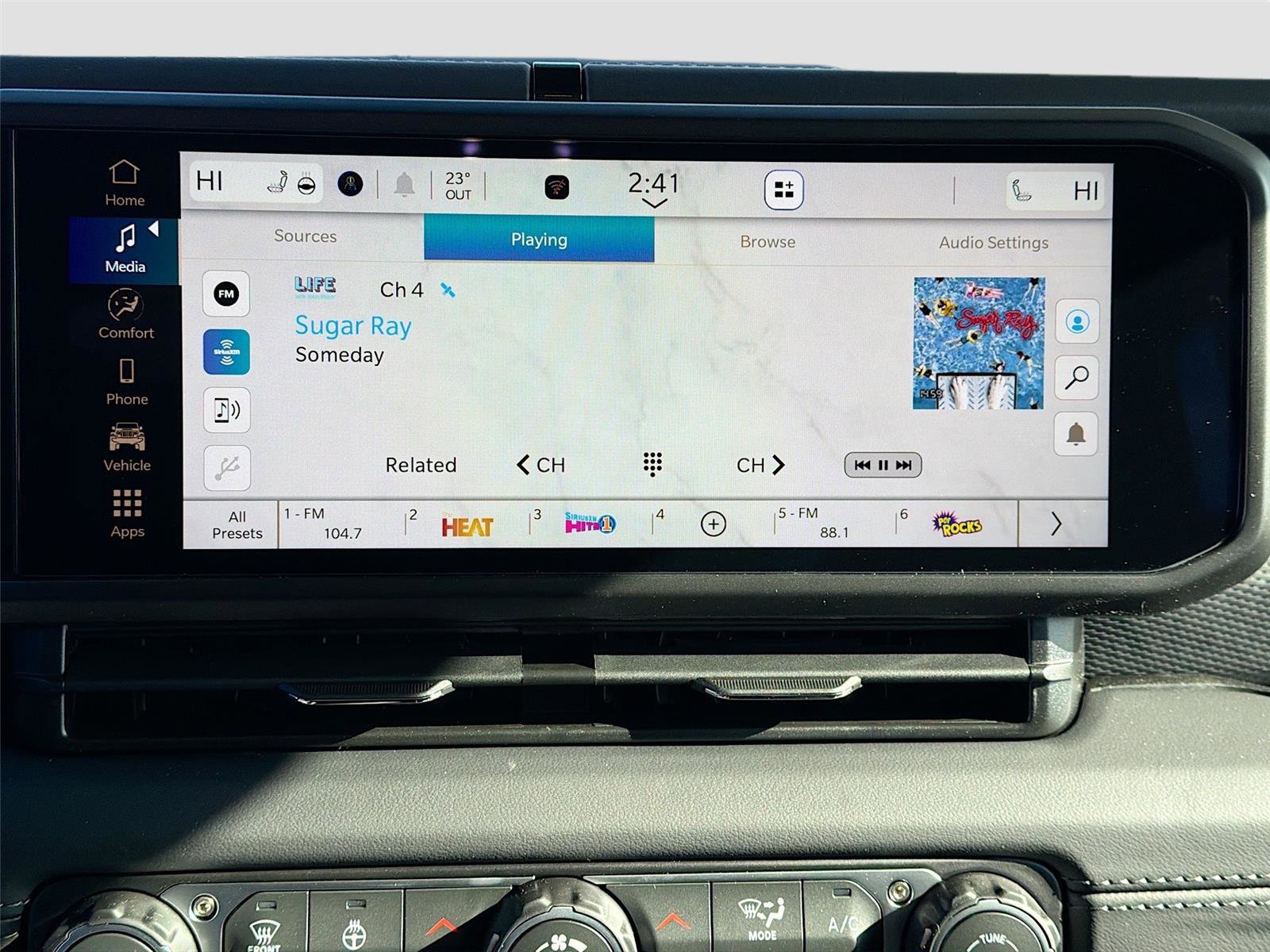 New 2026 Jeep Wrangler Unlimited Rubicon w/ Dual Top Group image 14