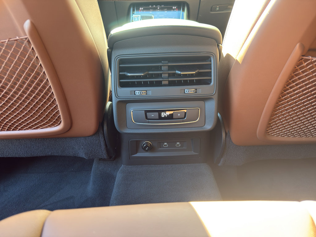 Used 2025 Audi Q7 Premium w/ Convenience Package image 14