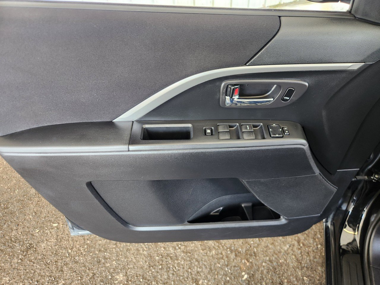 Used 2012 MAZDA MAZDA5 Sport FWD image 14