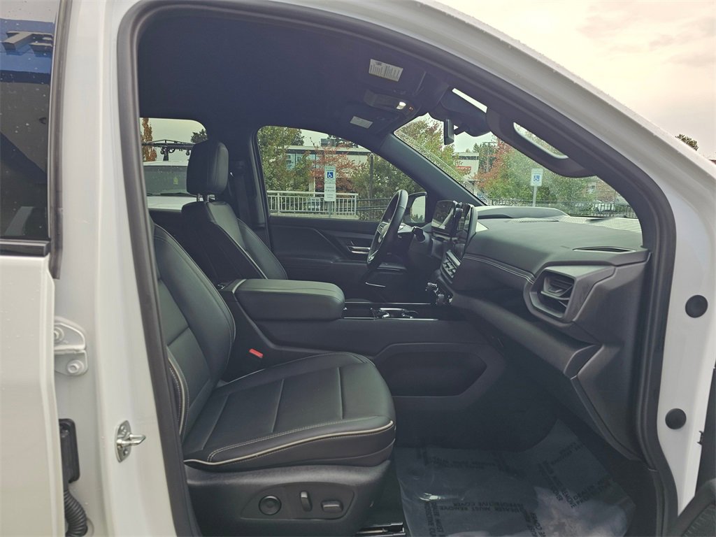 Used 2025 Chevrolet Silverado EV LT image 11