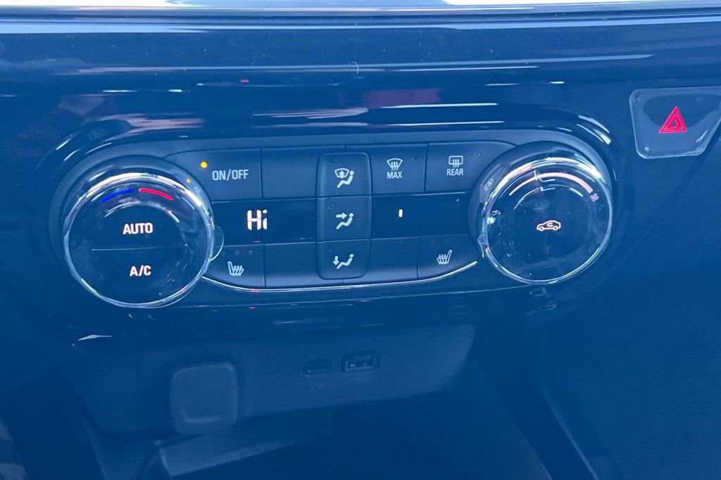 New 2026 Chevrolet Trax RS w/ Sunroof Package image 17