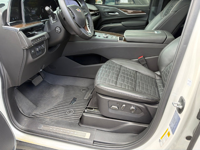Certified 2024 Cadillac Escalade ESV Sport Platinum w/ LPO, ONYX Package AWD/4WD image 9