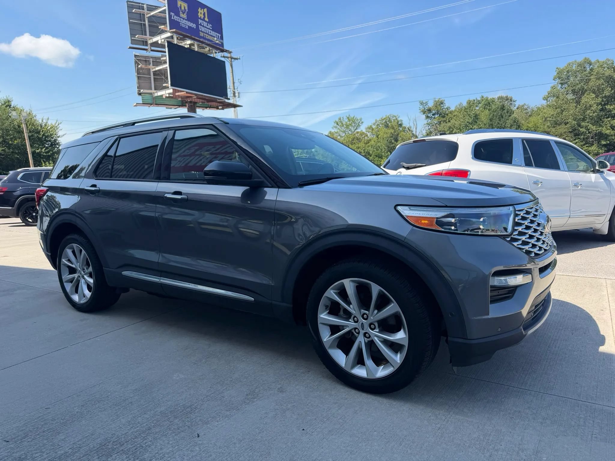 Used 2021 Ford Explorer Platinum w/ Equipment Group 601A AWD/4WD image 7