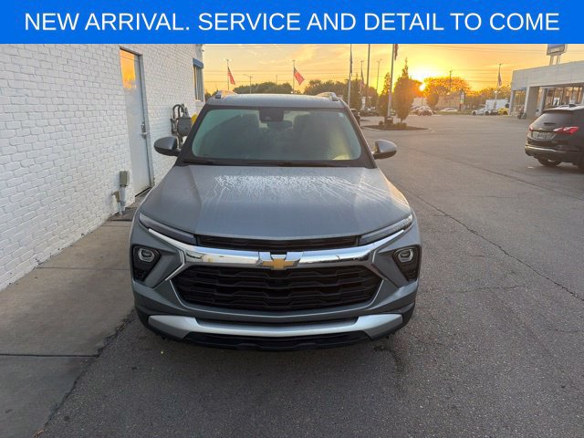 Used 2024 Chevrolet TrailBlazer LT w/ LT Cold Weather Package FWD image 4