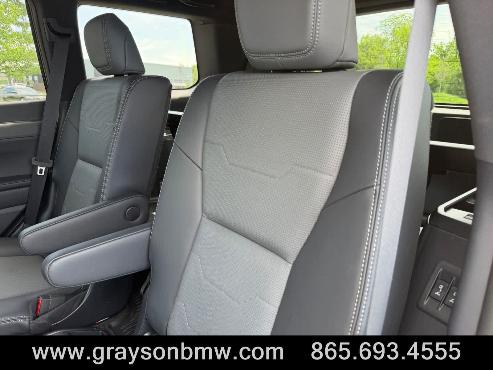 Used 2024 Lexus GX 550 w/ Accessory Package (2T) AWD/4WD image 16