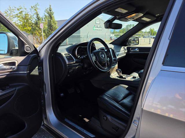 Used 2017 Jeep Grand Cherokee Limited AWD/4WD image 19